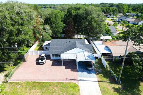 House in Casselberry, Florida 4 bedrooms, 196.77 sq.m. № 2316587