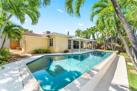 Купить виллу или дом в Форт-Лодердейл, Флорида 3 спальни, 141.3м2, № 1954978 - фото 3