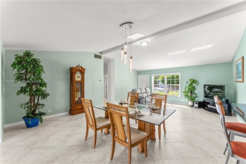 Купить виллу или дом в Форт-Лодердейл, Флорида 3 спальни, 141.3м2, № 1954978 - фото 18