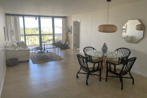 Condominio en venta en West Palm Beach, Florida, 2 dormitorios, 112.04 m2 № 1996821 - foto 3