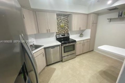 Condominio en venta en West Palm Beach, Florida, 2 dormitorios, 112.04 m2 № 1996821 - foto 7