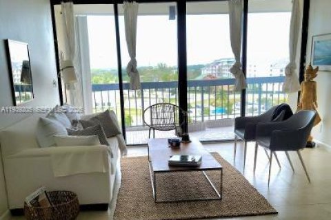 Condominio en West Palm Beach, Florida, 2 dormitorios  № 1996821