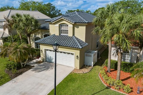 House in Stuart, Florida 4 bedrooms, 219.44 sq.m. № 2188909 - photo 7