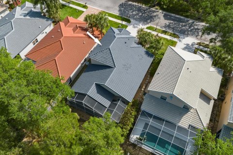 House in Stuart, Florida 4 bedrooms, 219.44 sq.m. № 2188909 - photo 6