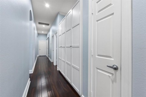 Купить виллу или дом в Ривервью, Флорида 9 комнат, 214.23м2, № 2312792 - фото 28