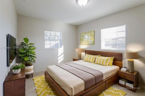 Casa en alquiler en Miami, Florida, 3 dormitorios, 94.02 m2 № 1988829 - foto 13