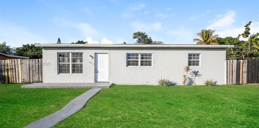 Casa en Miami, Florida 3 dormitorios, 94.02 m2 № 1988829