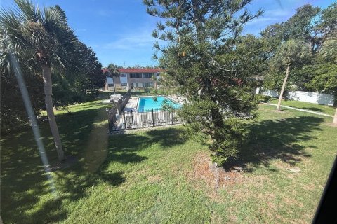 Condominio en alquiler en Belleair, Florida, 2 dormitorios, 106.47 m2 № 1800482 - foto 7