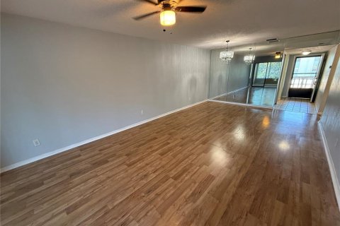 Condominio en alquiler en Belleair, Florida, 2 dormitorios, 106.47 m2 № 1800482 - foto 5