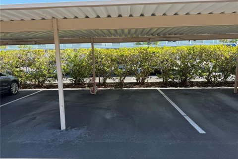 Condominio en alquiler en Belleair, Florida, 2 dormitorios, 106.47 m2 № 1800482 - foto 23