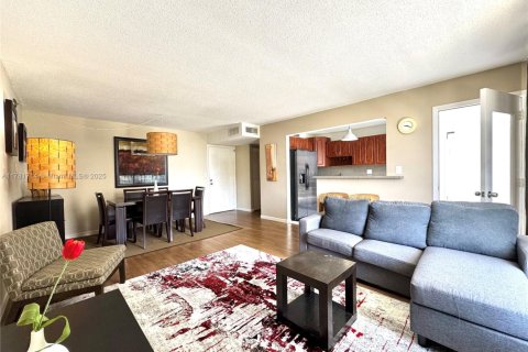 Copropriété à louer à Miami, Floride: 1 chambre, 77.48 m2 № 1633150 - photo 9