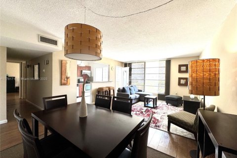 Copropriété à louer à Miami, Floride: 1 chambre, 77.48 m2 № 1633150 - photo 12