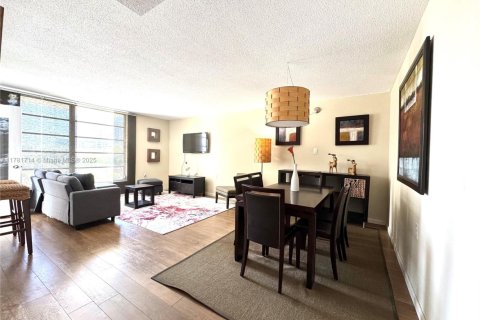 Copropriété à louer à Miami, Floride: 1 chambre, 77.48 m2 № 1633150 - photo 13
