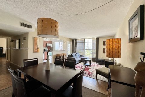 Copropriété à louer à Miami, Floride: 1 chambre, 77.48 m2 № 1633150 - photo 6