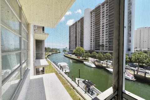 Copropriété à louer à Miami, Floride: 1 chambre, 77.48 m2 № 1633150 - photo 25