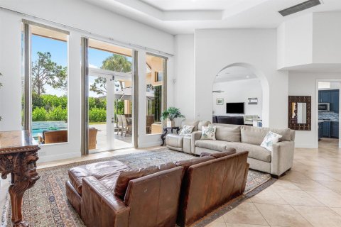 House in Lake Worth, Florida 6 bedrooms, 405.33 sq.m. № 2185247 - photo 8
