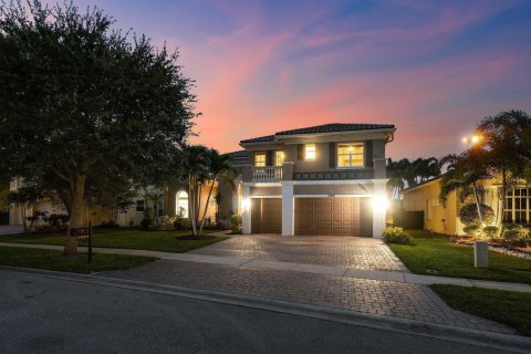 House in Lake Worth, Florida 6 bedrooms, 405.33 sq.m. № 2185247 - photo 2