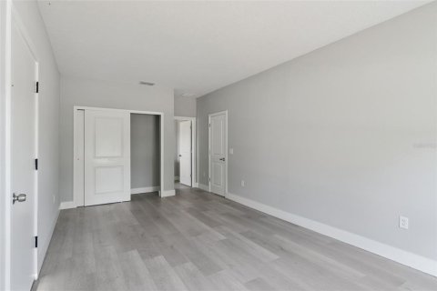 House in Davenport, Florida 5 bedrooms, 213.68 sq.m. № 2131788 - photo 22