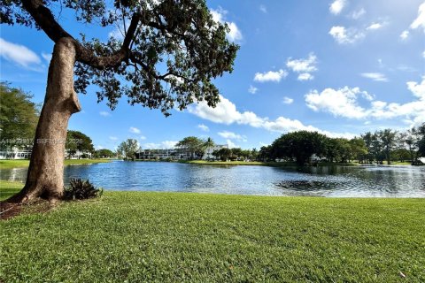 Condominio en Deerfield Beach, Florida, 1 dormitorio  № 1998182