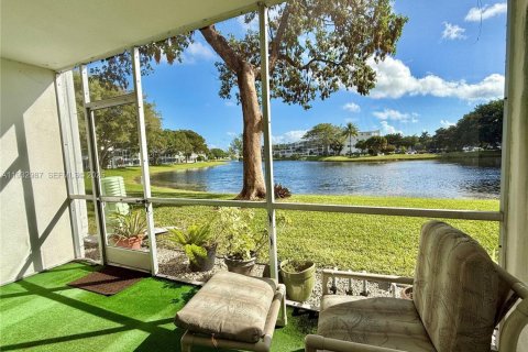 Copropriété à vendre à Deerfield Beach, Floride: 1 chambre, 56.02 m2 № 1998182 - photo 2