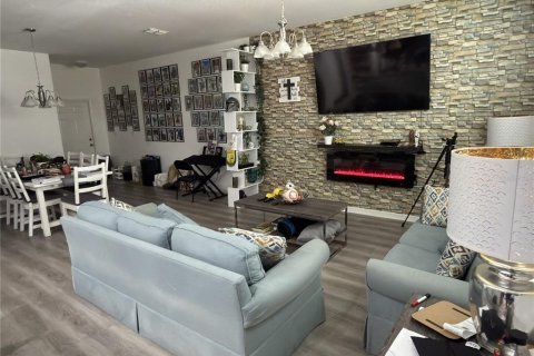 Townhouse in Winter Garden, Florida 4 bedrooms, 197.97 sq.m. № 2099053 - photo 8