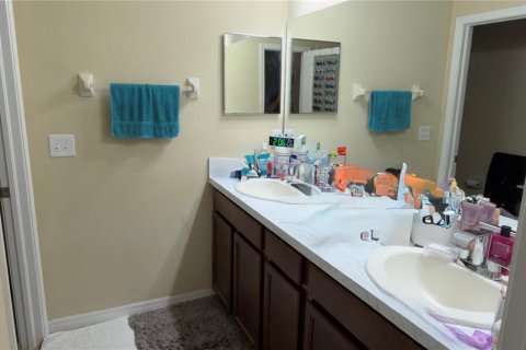 Townhouse in Winter Garden, Florida 4 bedrooms, 197.97 sq.m. № 2099053 - photo 15
