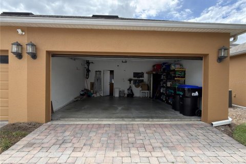 Townhouse in Winter Garden, Florida 4 bedrooms, 197.97 sq.m. № 2099053 - photo 3