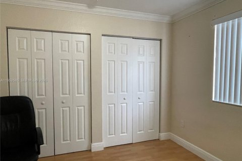 Adosado en alquiler en Hialeah Gardens, Florida, 3 dormitorios, 109.62 m2 № 2024739 - foto 5