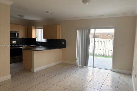 Adosado en alquiler en Hialeah Gardens, Florida, 3 dormitorios, 109.62 m2 № 2024739 - foto 11