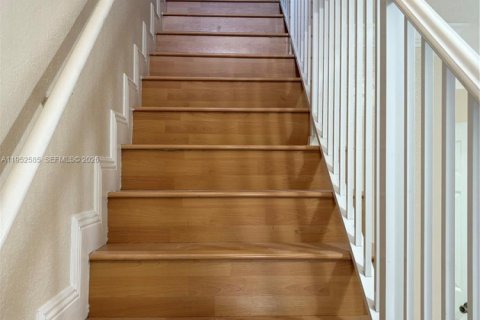 Adosado en alquiler en Hialeah Gardens, Florida, 3 dormitorios, 109.62 m2 № 2024739 - foto 6