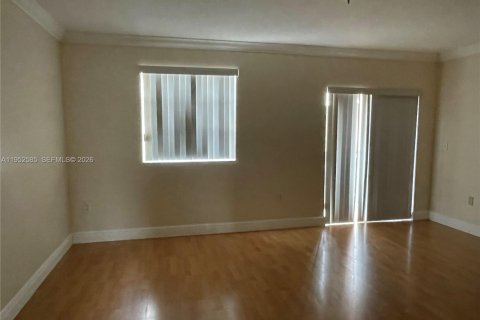 Adosado en alquiler en Hialeah Gardens, Florida, 3 dormitorios, 109.62 m2 № 2024739 - foto 3