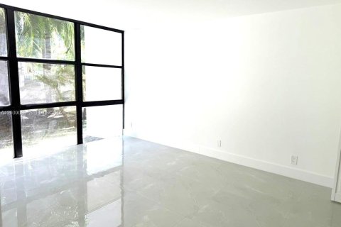 Condo in Sunny Isles Beach, Florida, 2 bedrooms  № 2087093 - photo 9