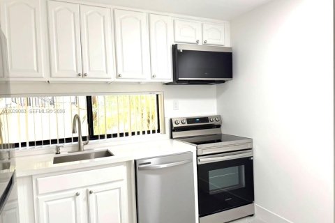 Condo in Sunny Isles Beach, Florida, 2 bedrooms  № 2087093 - photo 8