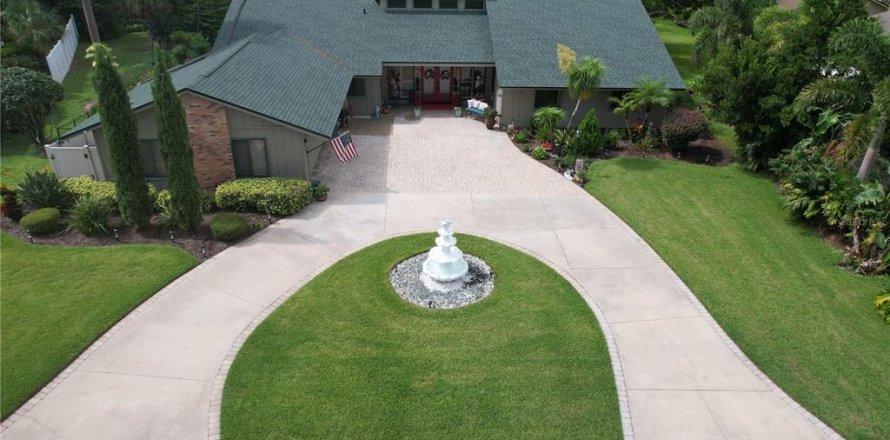 House in New Smyrna Beach, Florida 3 bedrooms, 210.98 sq.m. № 1879369