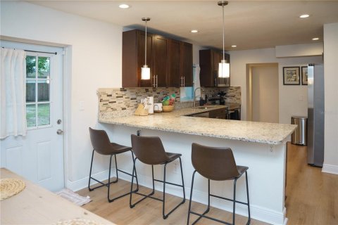 House in Tampa, Florida 3 bedrooms, 133.97 sq.m. № 2227555 - photo 21