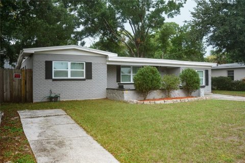 House in Tampa, Florida 3 bedrooms, 133.97 sq.m. № 2227555 - photo 3