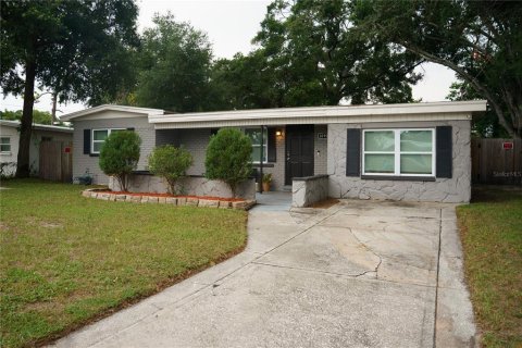 House in Tampa, Florida 3 bedrooms, 133.97 sq.m. № 2227555