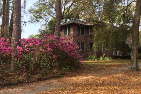 House in Gainesville, Florida 3 bedrooms, 320.88 sq.m. № 2115134