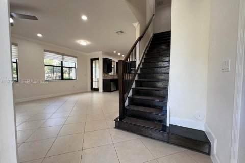 Touwnhouse à vendre à Sunrise, Floride: 4 chambres, 176.05 m2 № 2046325 - photo 4