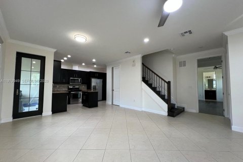 Touwnhouse à vendre à Sunrise, Floride: 4 chambres, 176.05 m2 № 2046325 - photo 11