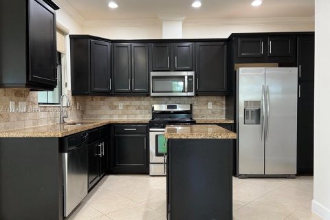 Touwnhouse à vendre à Sunrise, Floride: 4 chambres, 176.05 m2 № 2046325 - photo 9