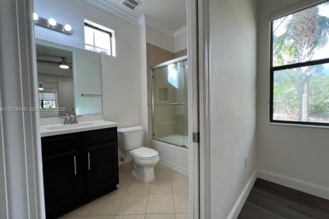 Touwnhouse à vendre à Sunrise, Floride: 4 chambres, 176.05 m2 № 2046325 - photo 13