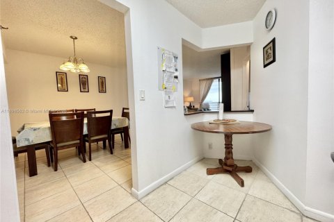 Снять в аренду кондоминиум в Авентура, Флорида 2 спальни, 102.56м2, № 1950076 - фото 5