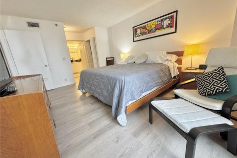 Снять в аренду кондоминиум в Авентура, Флорида 2 спальни, 102.56м2, № 1950076 - фото 17