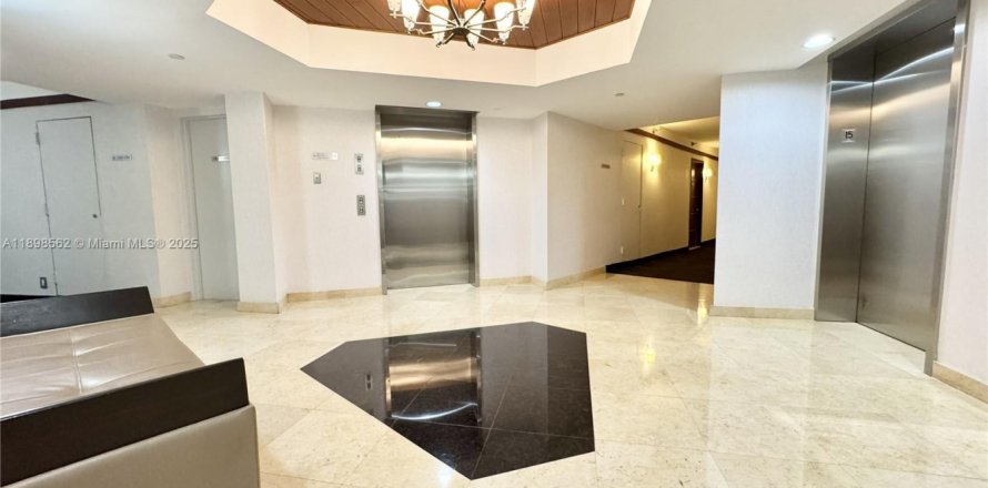 Кондоминиум с 2 спальнями в Авентура, Флорида № 1950076