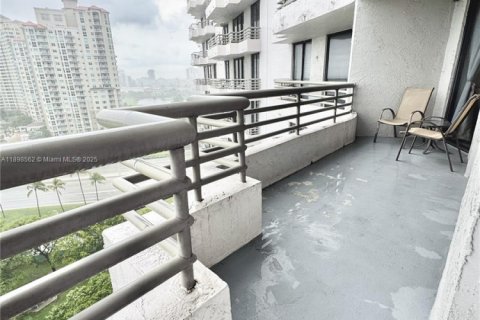 Снять в аренду кондоминиум в Авентура, Флорида 2 спальни, 102.56м2, № 1950076 - фото 11