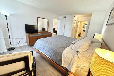 Снять в аренду кондоминиум в Авентура, Флорида 2 спальни, 102.56м2, № 1950076 - фото 18