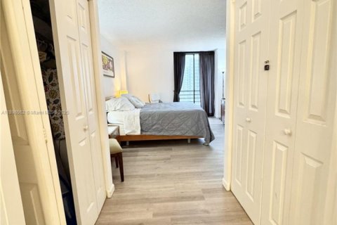 Снять в аренду кондоминиум в Авентура, Флорида 2 спальни, 102.56м2, № 1950076 - фото 22