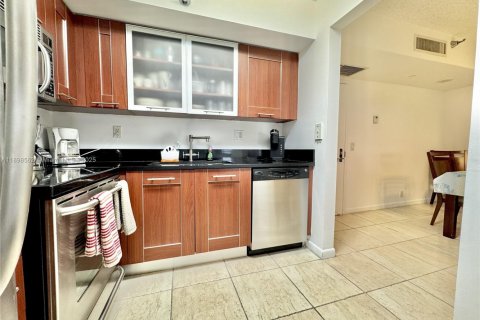 Снять в аренду кондоминиум в Авентура, Флорида 2 спальни, 102.56м2, № 1950076 - фото 6