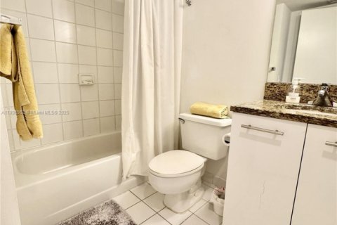 Снять в аренду кондоминиум в Авентура, Флорида 2 спальни, 102.56м2, № 1950076 - фото 14